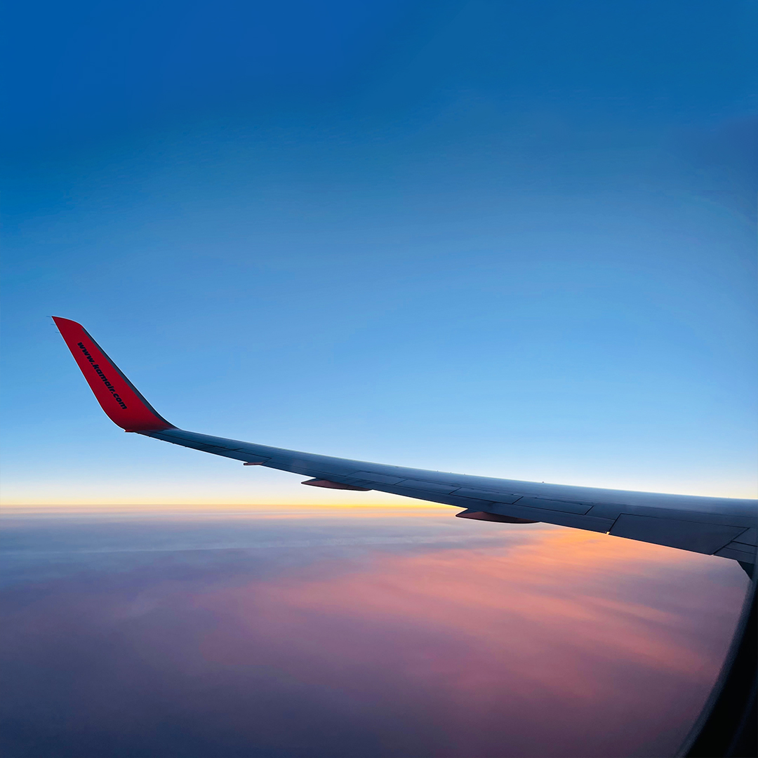 Pesawat Kam Air di udara. (instagram)